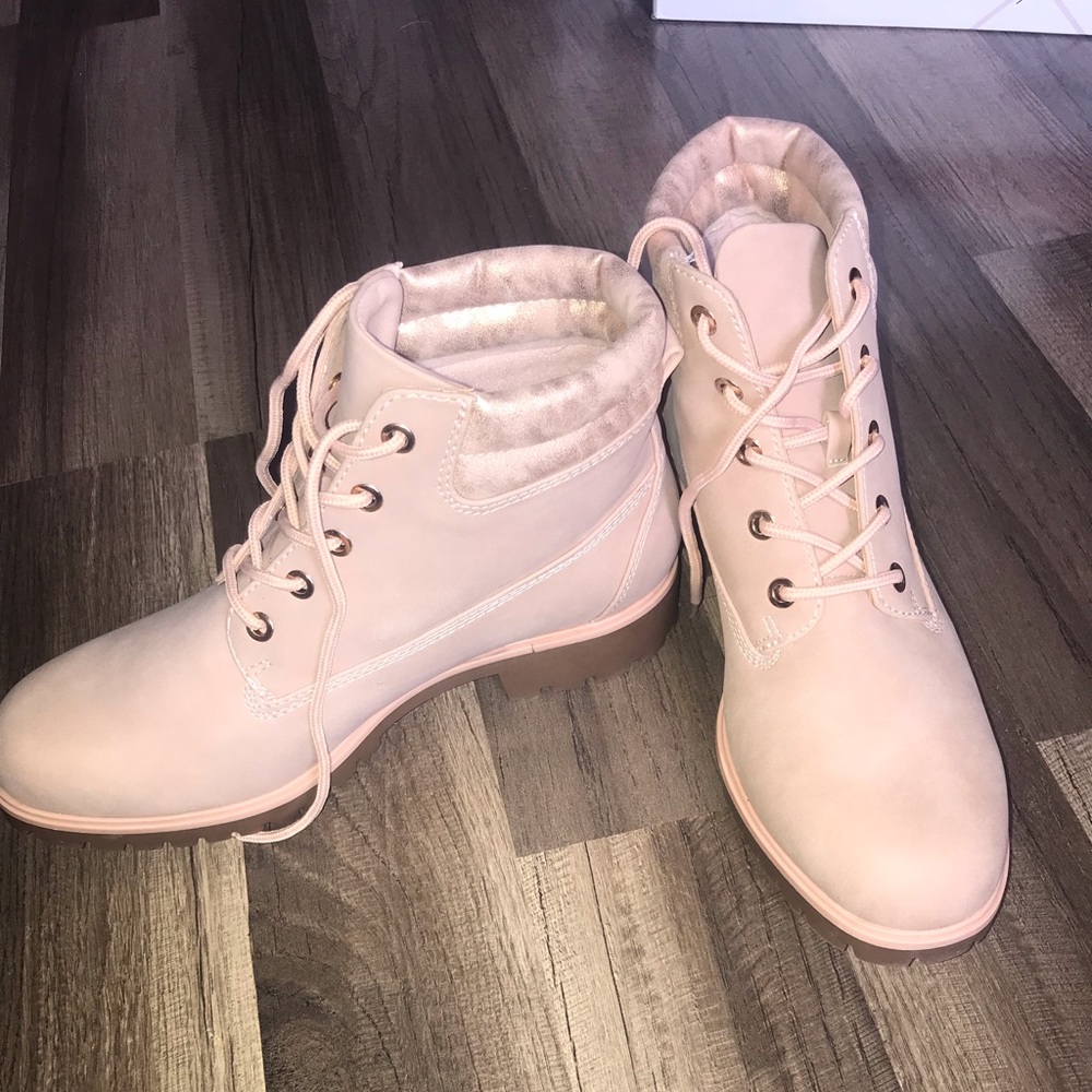 Super cute rose gold shoes!